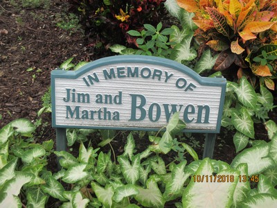 Picture of Jim and Martha Bowen sign
